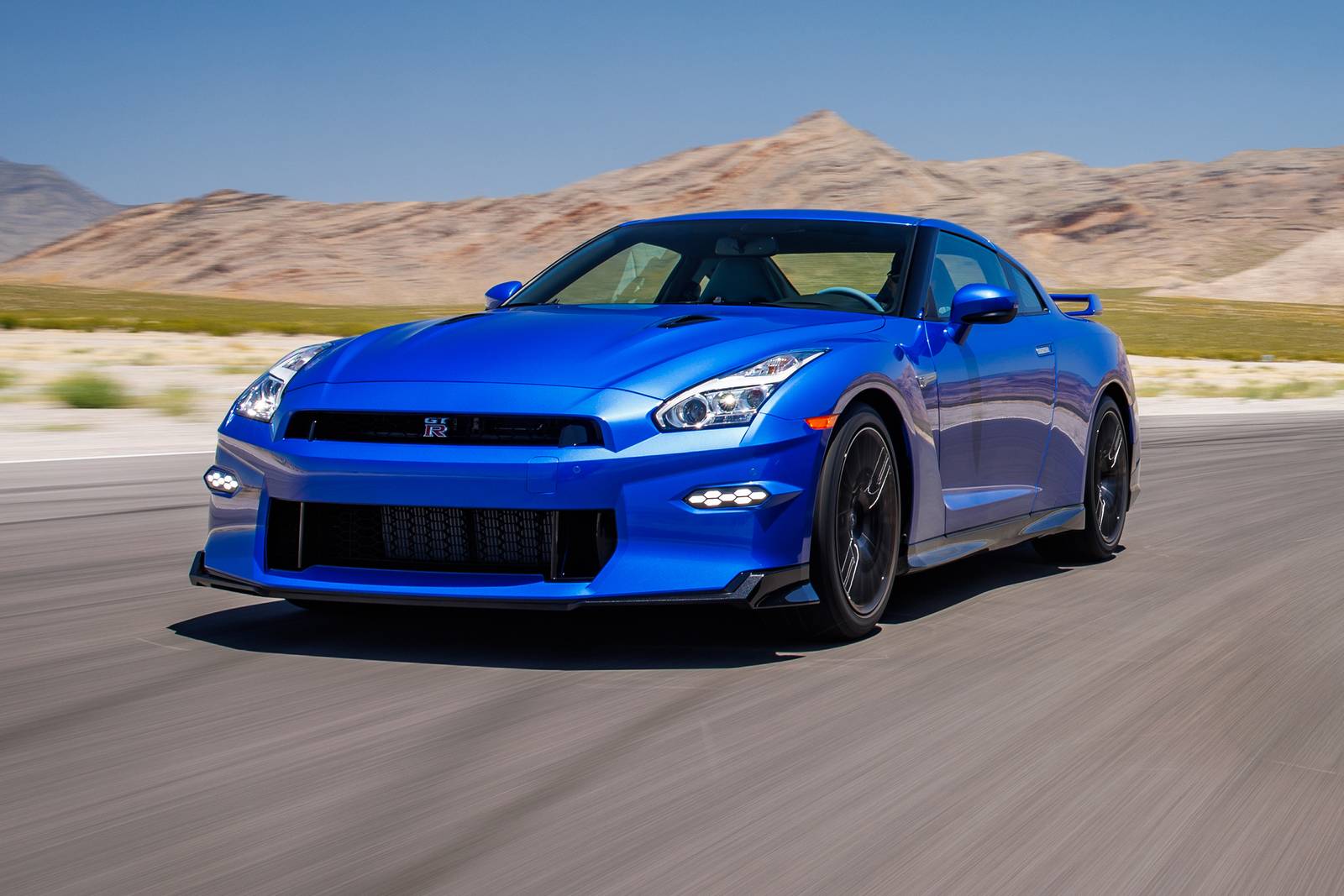 2024_nissan_gt-r_coupe_skyline