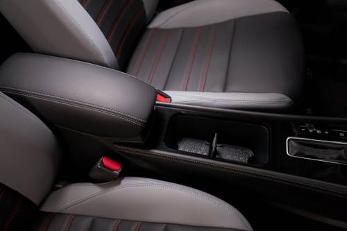 Nissan Kicks SR 4dr Hatchback Interior Detail