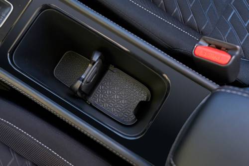 Nissan Kicks SV 4dr Hatchback Cupholders