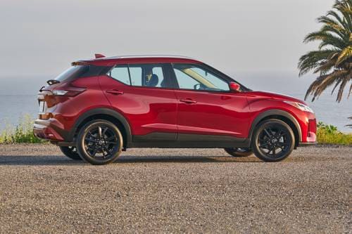 Nissan Kicks SV 4dr Hatchback Profile. Options Shown.