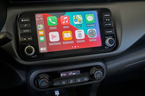2024 Nissan Kicks SR 4dr Hatchback Center Console