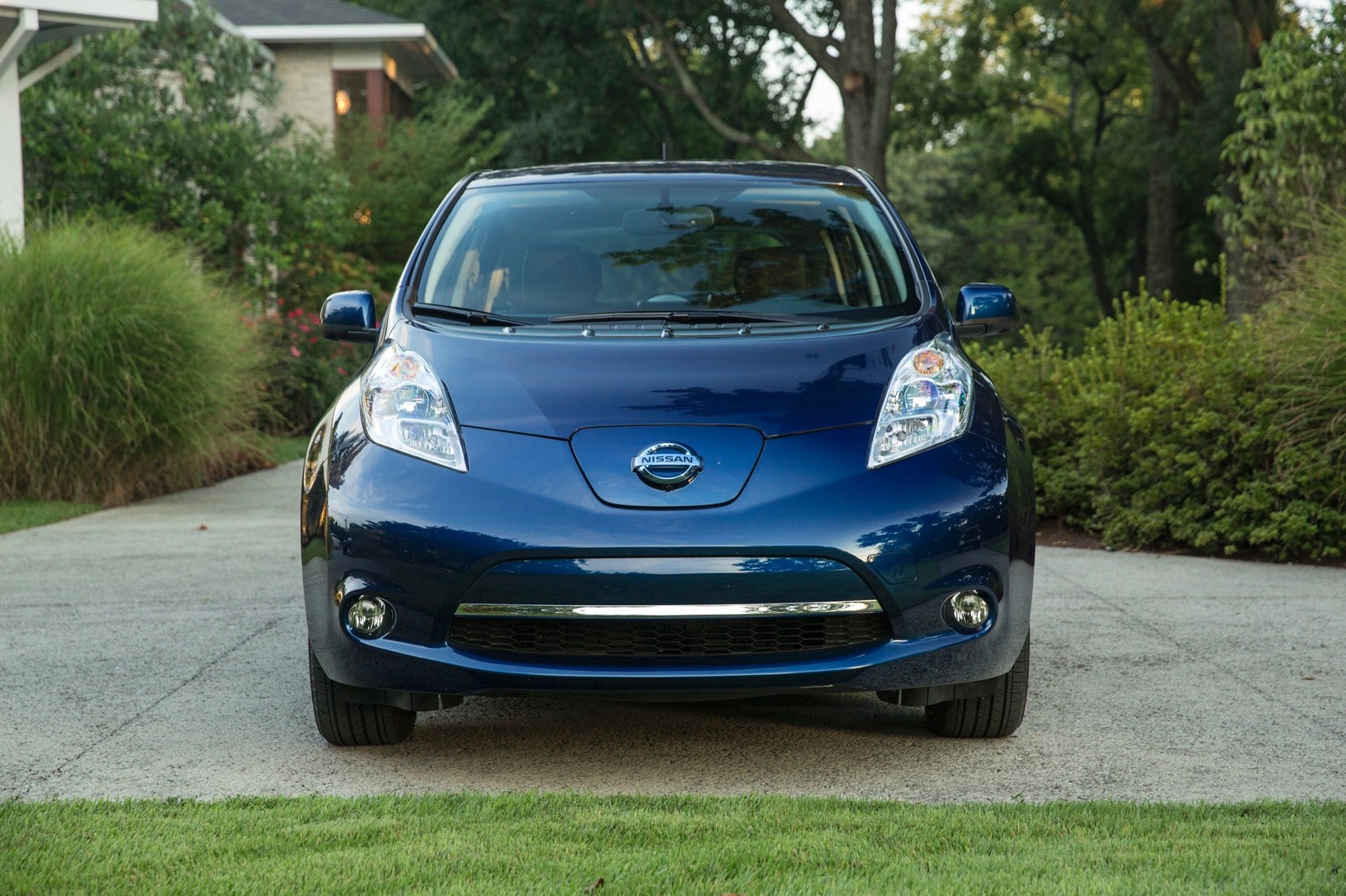 2016 Nissan Leaf Buyers Offered "No Charge to Charge" in 10 New Markets