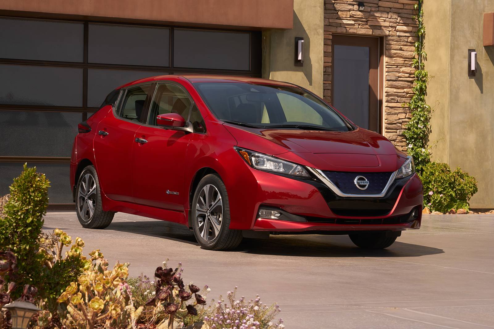18 Nissan Leaf Review Ratings Edmunds 18 Nissan Leaf Review Ratings Edmunds