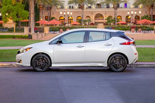 2025 Nissan LEAF SV PLUS 4dr Hatchback Profile Shown
