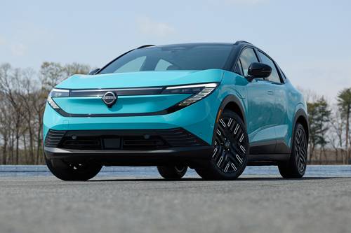 2026 Nissan LEAF Platinum+ 4dr Hatchback Exterior Shown
