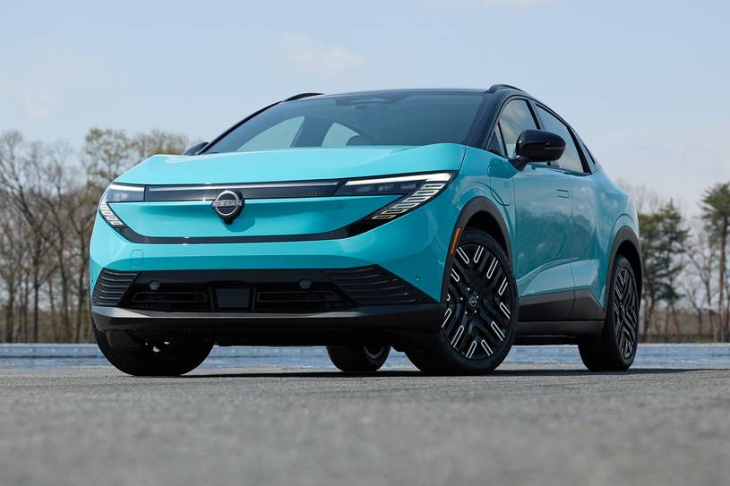 2026 Nissan LEAF Platinum+ 4dr Hatchback Exterior Shown