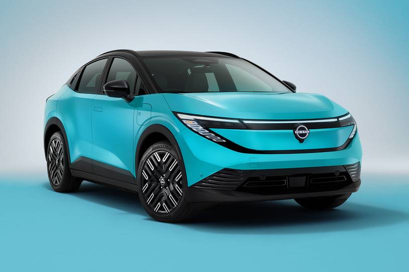 2026 Nissan LEAF Platinum+ 4dr Hatchback Exterior Shown