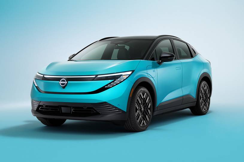 2026 Nissan LEAF Platinum+ 4dr Hatchback Exterior Shown