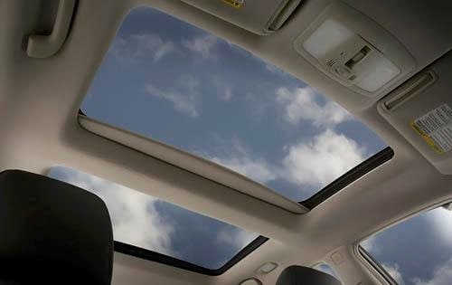 2010 Nissan Maxima 3.5 SV Panoramic Moonroof Detail