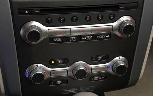 2012 Nissan Murano CrossCabriolet Center Console
