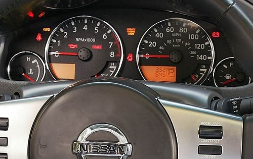 2006 Nissan Pathfinder SE Gauge Cluster