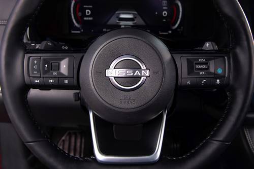 2025 Nissan Pathfinder Platinum 4dr SUV Aux Controls