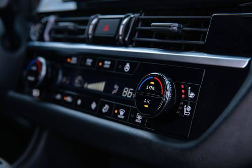 2025 Nissan Pathfinder Platinum 4dr SUV Interior Detail