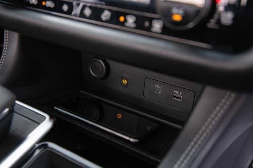 2025 Nissan Pathfinder Platinum 4dr SUV Interior Detail