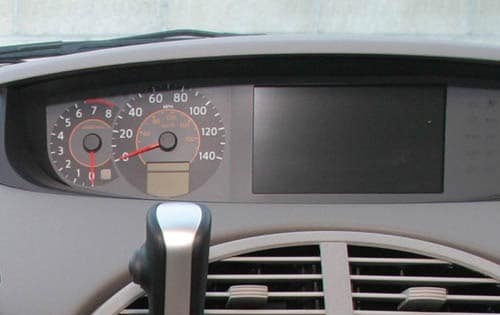 2004 Nissan Quest 3.5 SE Gauge Cluster Shown