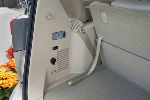 2016 Nissan Quest Platinum Passenger Minivan Interior Detail
