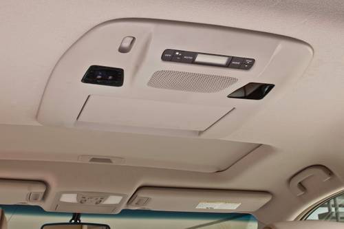 2016 Nissan Quest Platinum Passenger Minivan Interior Detail