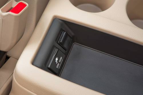 2016 Nissan Quest Platinum Passenger Minivan Interior Detail