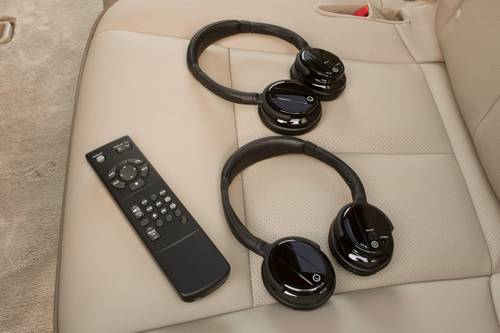 2016 Nissan Quest Platinum Passenger Minivan Interior Detail