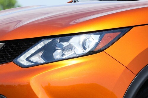 2017 Nissan Rogue Sport SL 4dr SUV Headlamp Detail