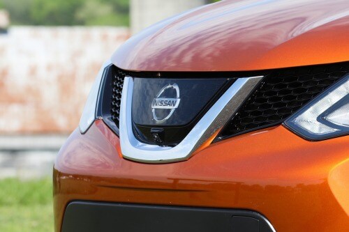2017 Nissan Rogue Sport SL 4dr SUV Front Badge