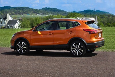Used 2017 Nissan Rogue Sport S Suv Review Ratings Edmunds 2017 Nissan Rogue Sport Sl 4dr Suv Exterior Shown
