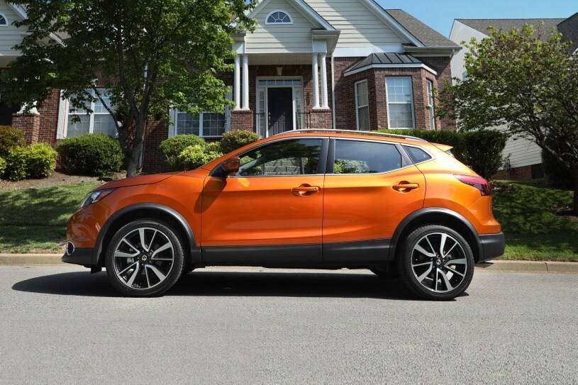 2017 Nissan Rogue Sport Pictures 92 Photos Edmunds