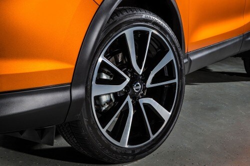 2017 Nissan Rogue Sport SL 4dr SUV Wheel