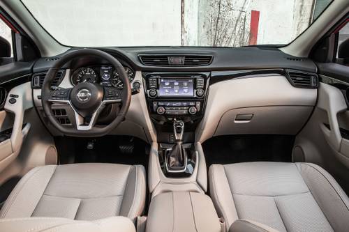 Nissan Rogue Sport SL 4dr SUV Dashboard
