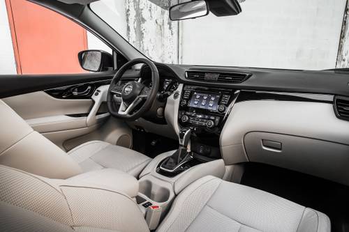 Nissan Rogue Sport SL 4dr SUV Interior