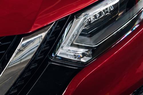 Nissan Rogue Sport SL 4dr SUV Headlamp Detail
