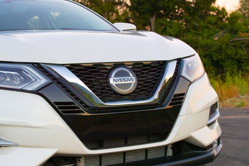 Nissan Rogue Sport SL 4dr SUV Front Badge