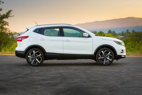 Nissan Rogue Sport SL 4dr SUV Profile Shown