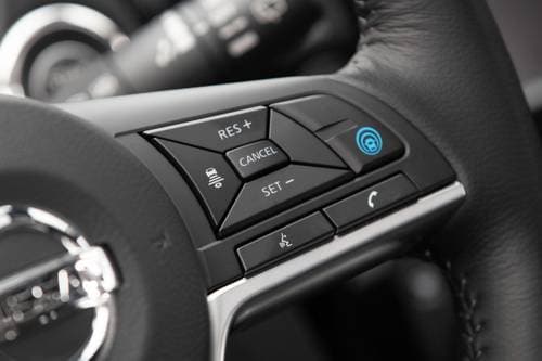 2022 Nissan Rogue Sport SL 4dr SUV Aux Controls