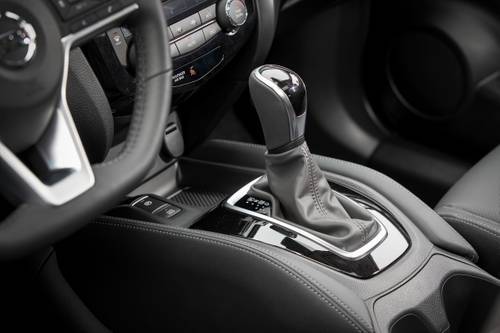 2022 Nissan Rogue Sport SL 4dr SUV Shifter