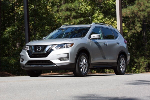 Duluth Car Dealerships >> 2017 Nissan Rogue vs. 2018 Chevrolet Equinox Duluth Car Dealerships >> 2017 Nissan Rogue vs. 2018 Chevrolet Equinox