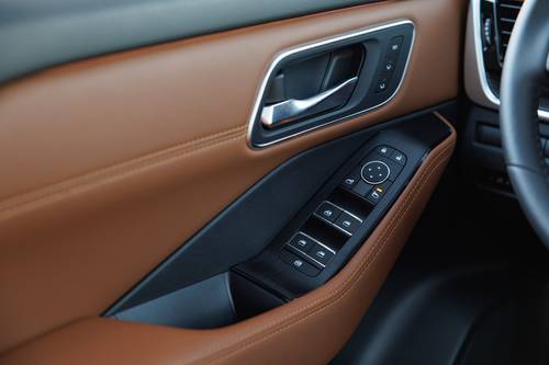 2025 Nissan Rogue Platinum 4dr SUV Interior Detail