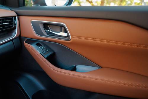 2025 Nissan Rogue Platinum 4dr SUV Interior Detail