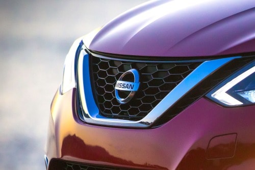 2016 Nissan Sentra SR Sedan Front Badge