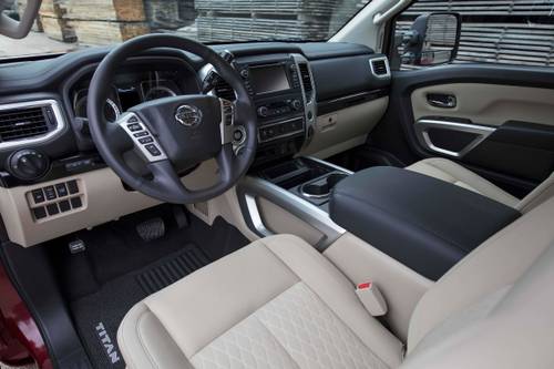 2017 Nissan Titan SV Extended Cab Pickup Dashboard