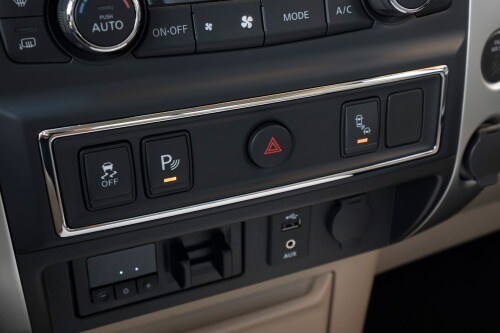 2017 Nissan Titan SV Regular Cab Pickup Interior Detail