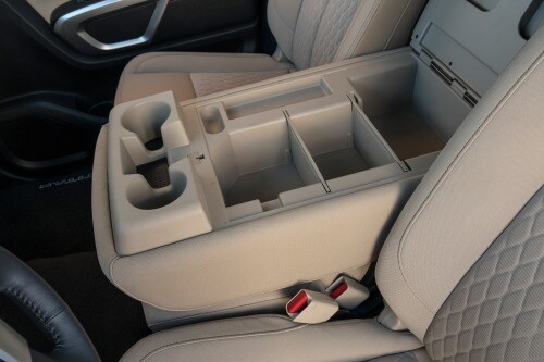 2017 Nissan Titan SV Regular Cab Pickup Interior Detail