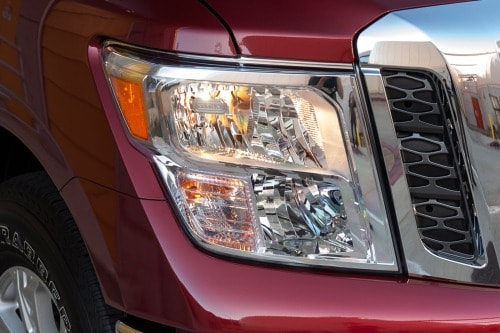 2017 Nissan Titan SV Regular Cab Pickup Headlamp Detail