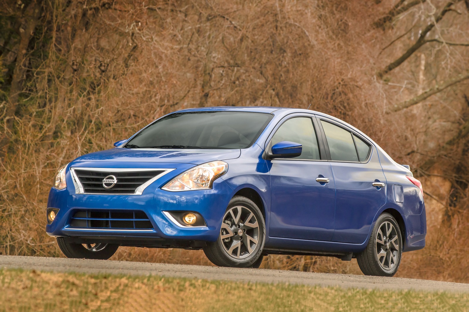 2017 nissan versa cost