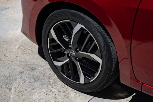 Nissan Versa SR Sedan Wheel