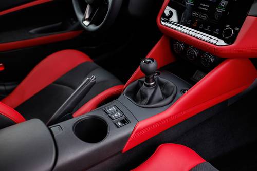 2025 Nissan Z Performance Coupe Shifter