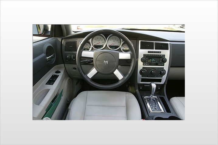 Twinned Vehicles Same Cars Diffe Brands Edmunds The Gest Difference Between Charger And 300 Is A Few Thousand