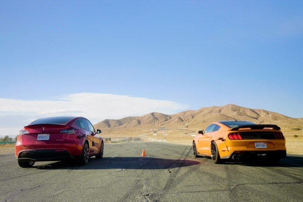 Drag Race: Tesla Model Y Performance vs. Ford Mustang Shelby GT500