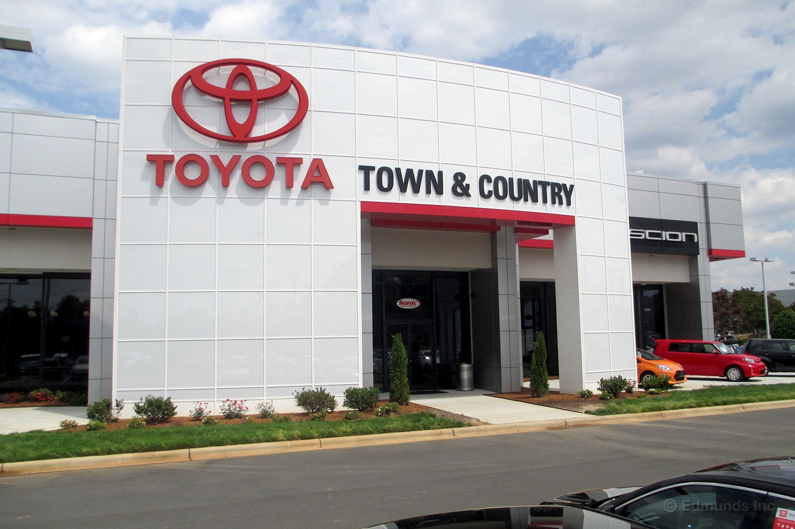 Mystery Shopping Sonic Automotive's New Sales Process | Edmunds