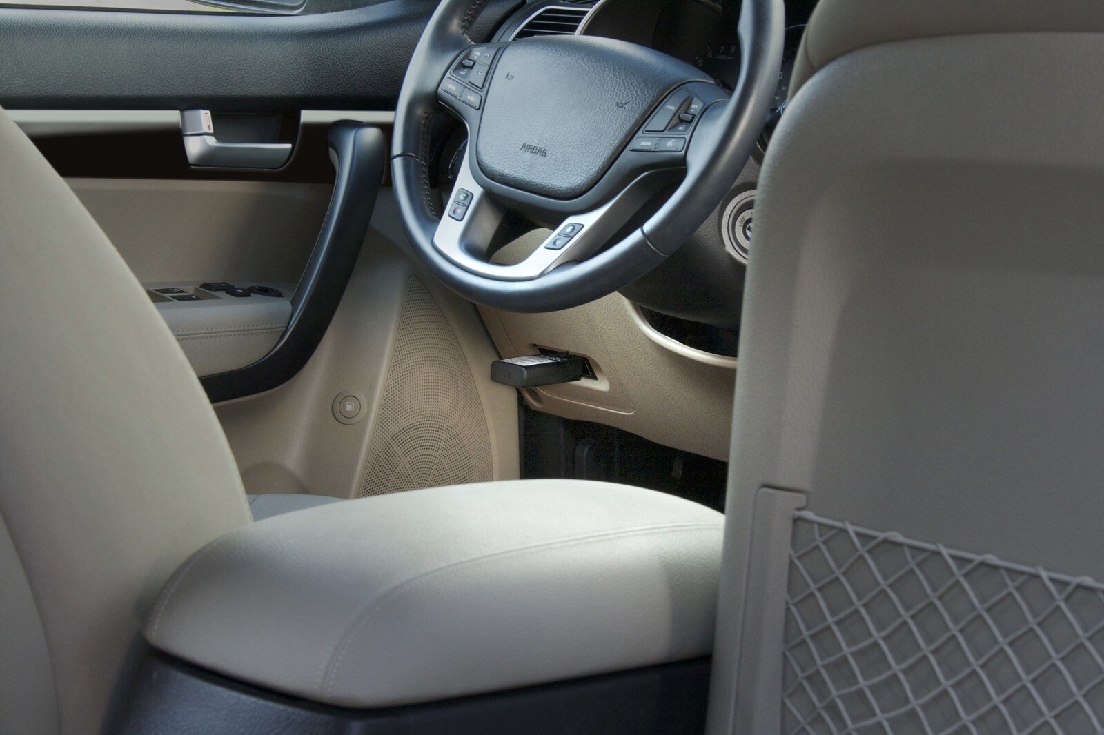 AT&T PlugIn Device Turns Any Vehicle Into a WiFi Hotspot Edmunds